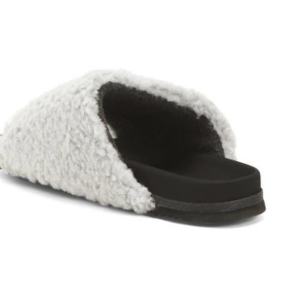 Roam Fuzzy White Slide Sandals - Picture 2 of 2